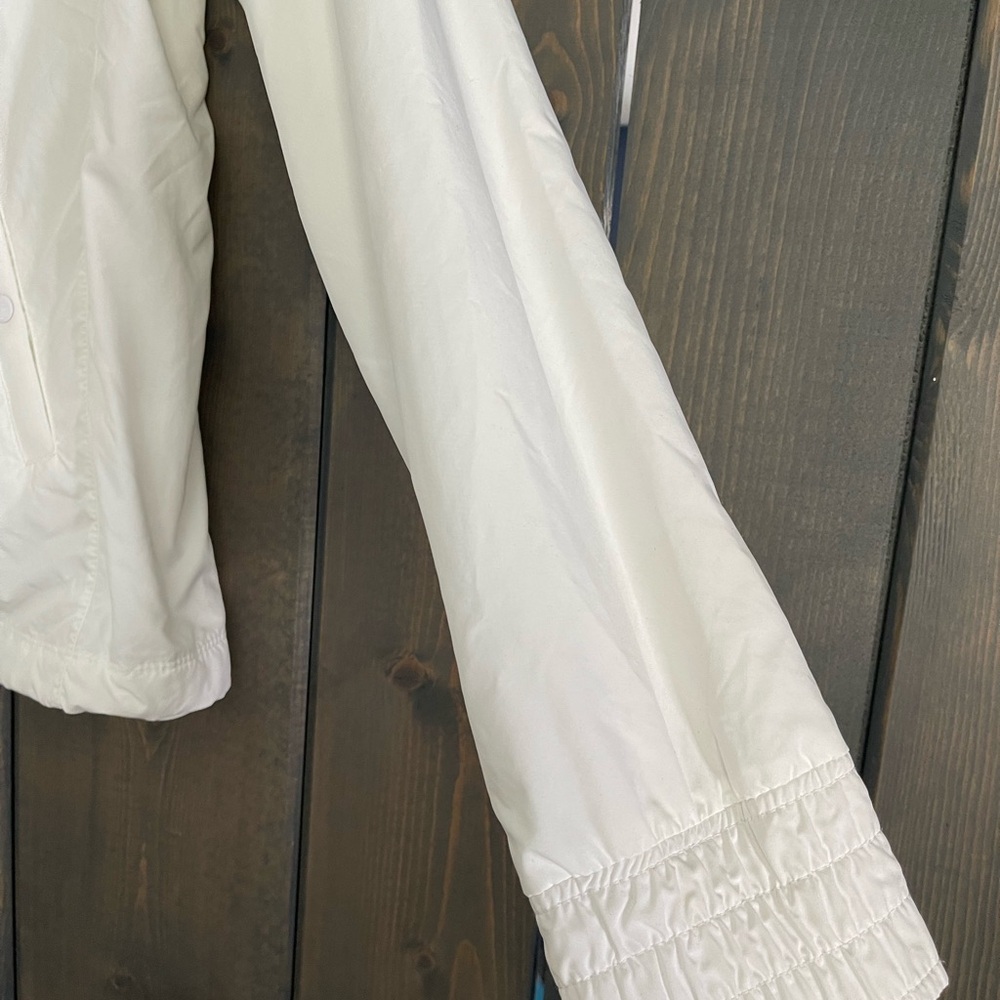 Nike Women's White Windbreaker size S - Picture 5 of 7